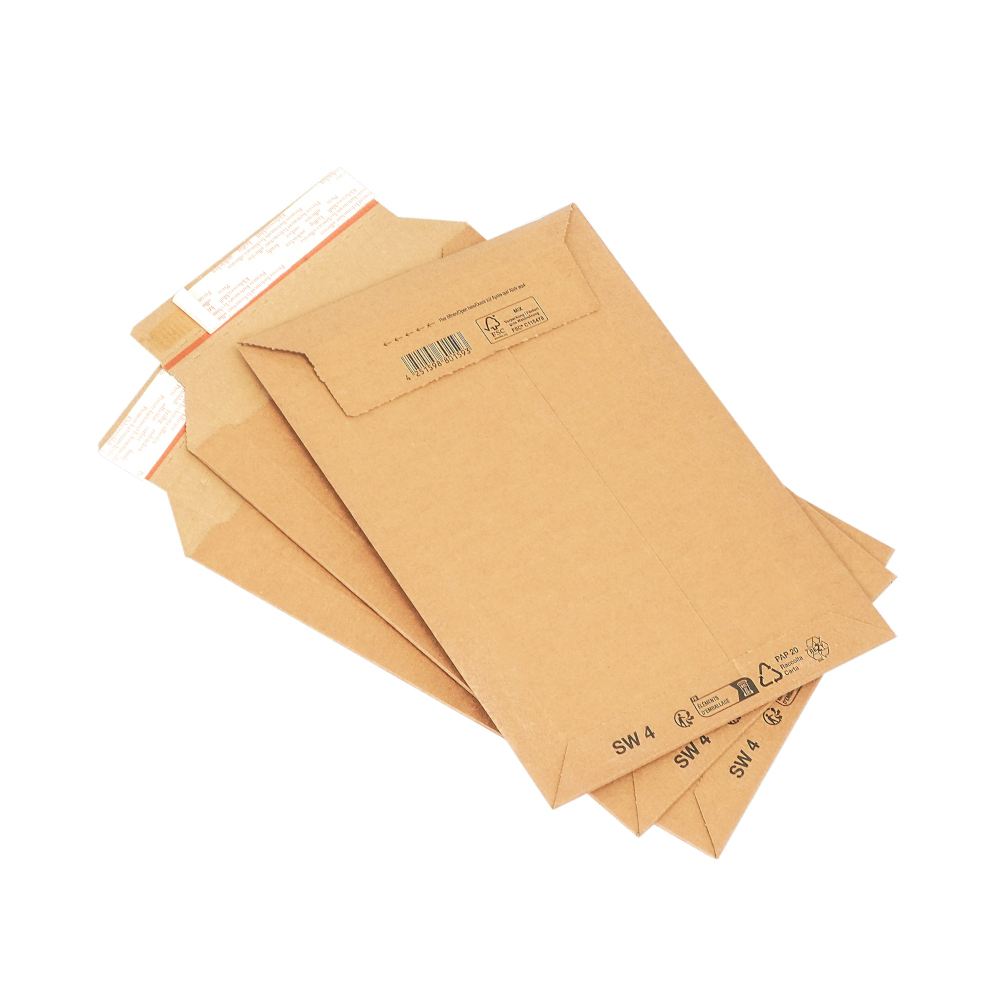 3 im Fächer gelegte Versandtaschen, die Oberste vorschlossen, die unteren Beiden offen